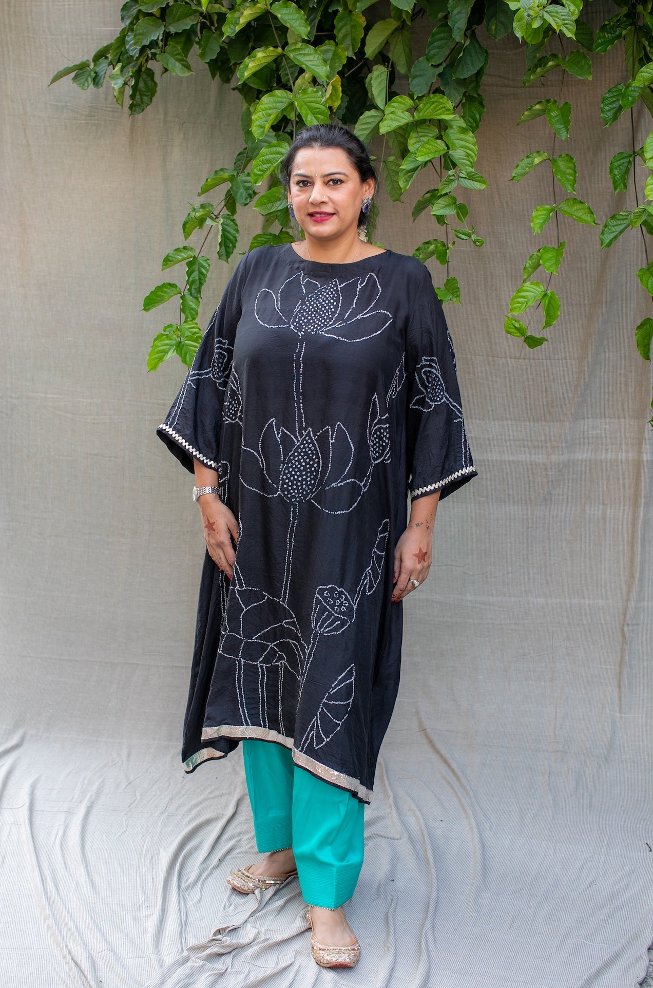 Bandhni Lotus