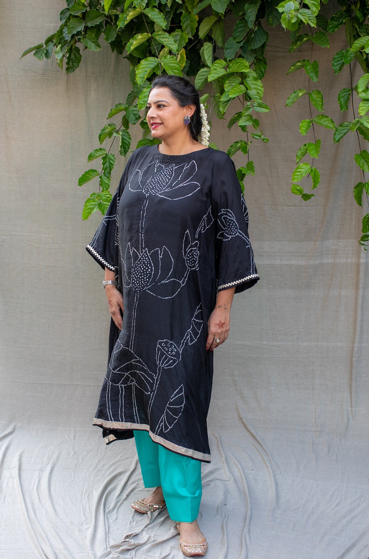 Bandhni Lotus
