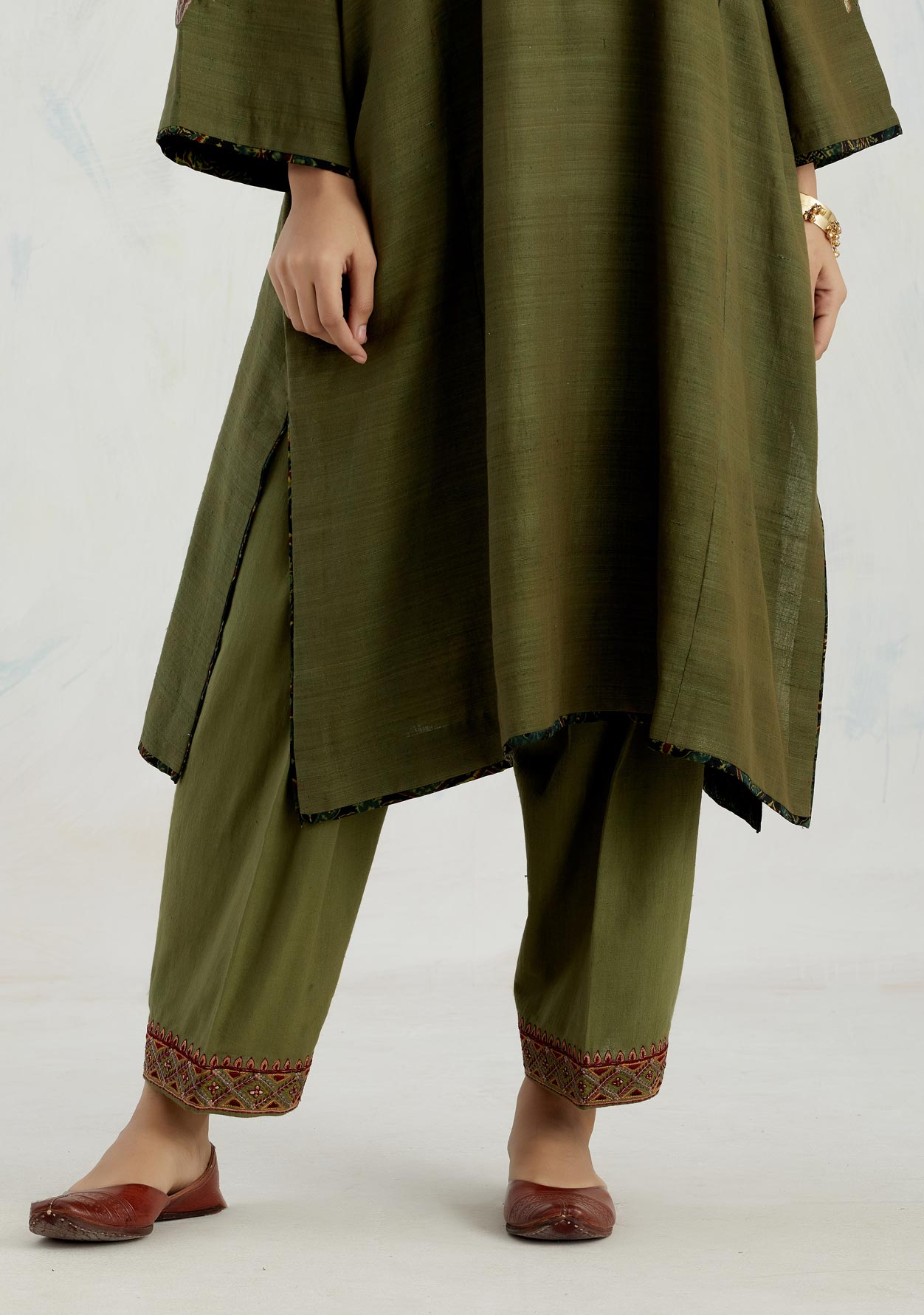 Kashida Phiran Set